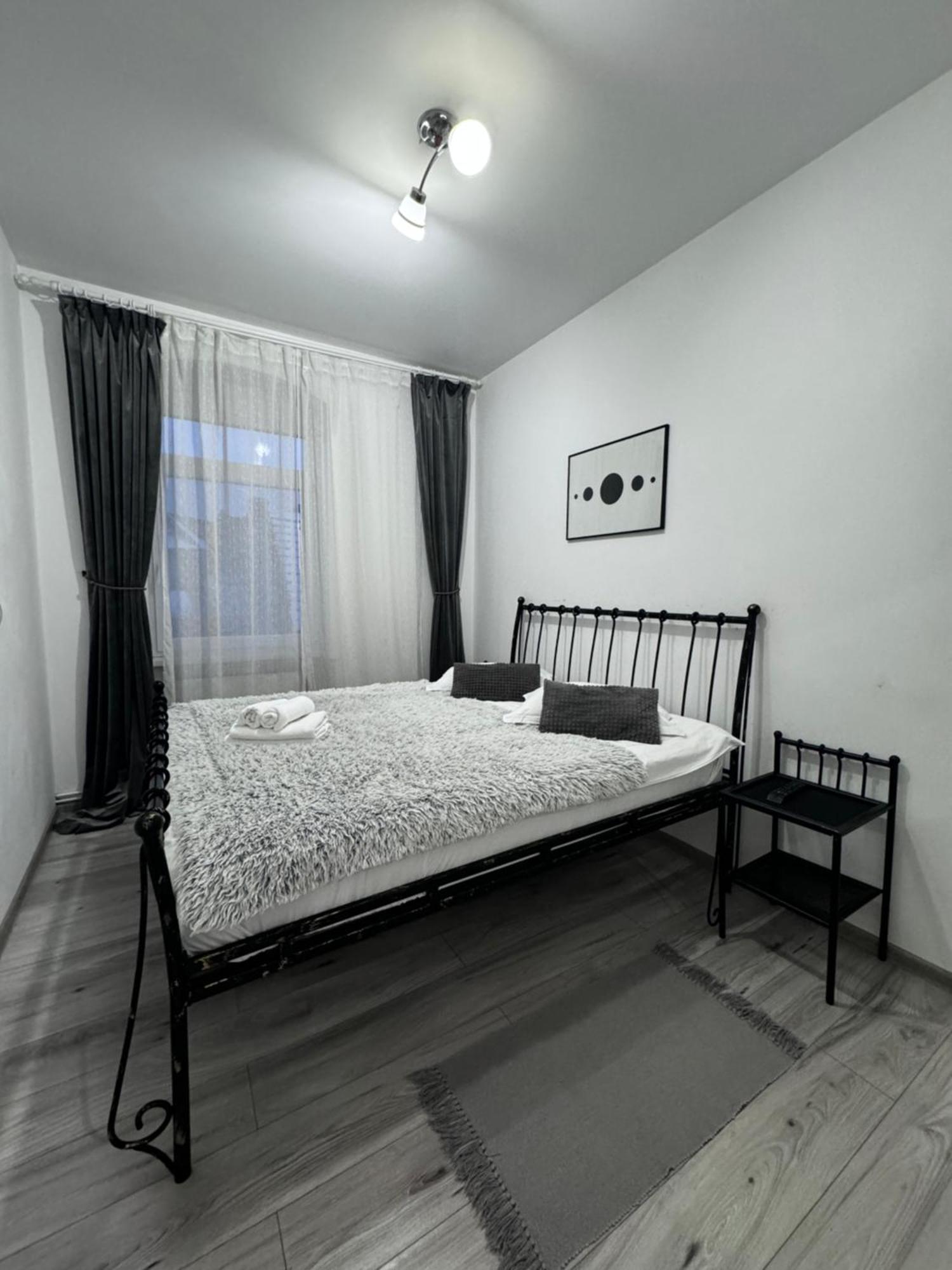 Apart City Center Brasov Bagian luar foto