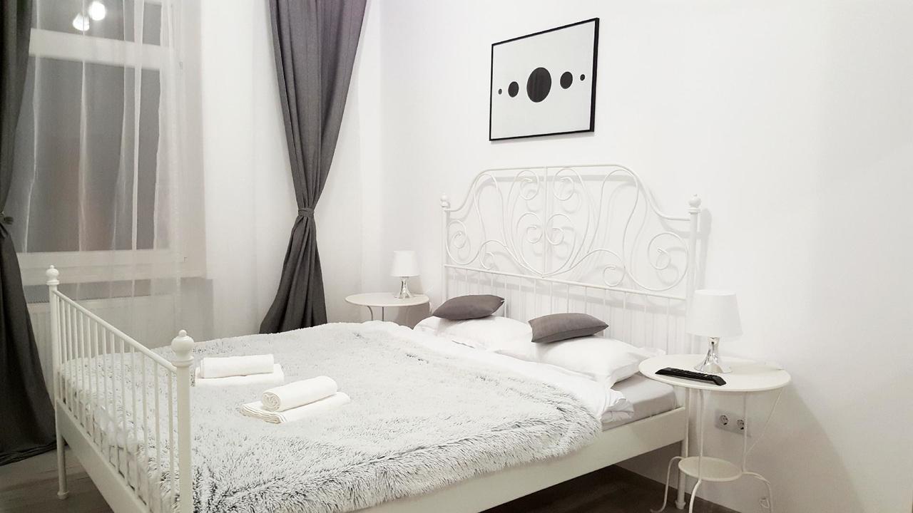 Apart City Center Brasov Bagian luar foto